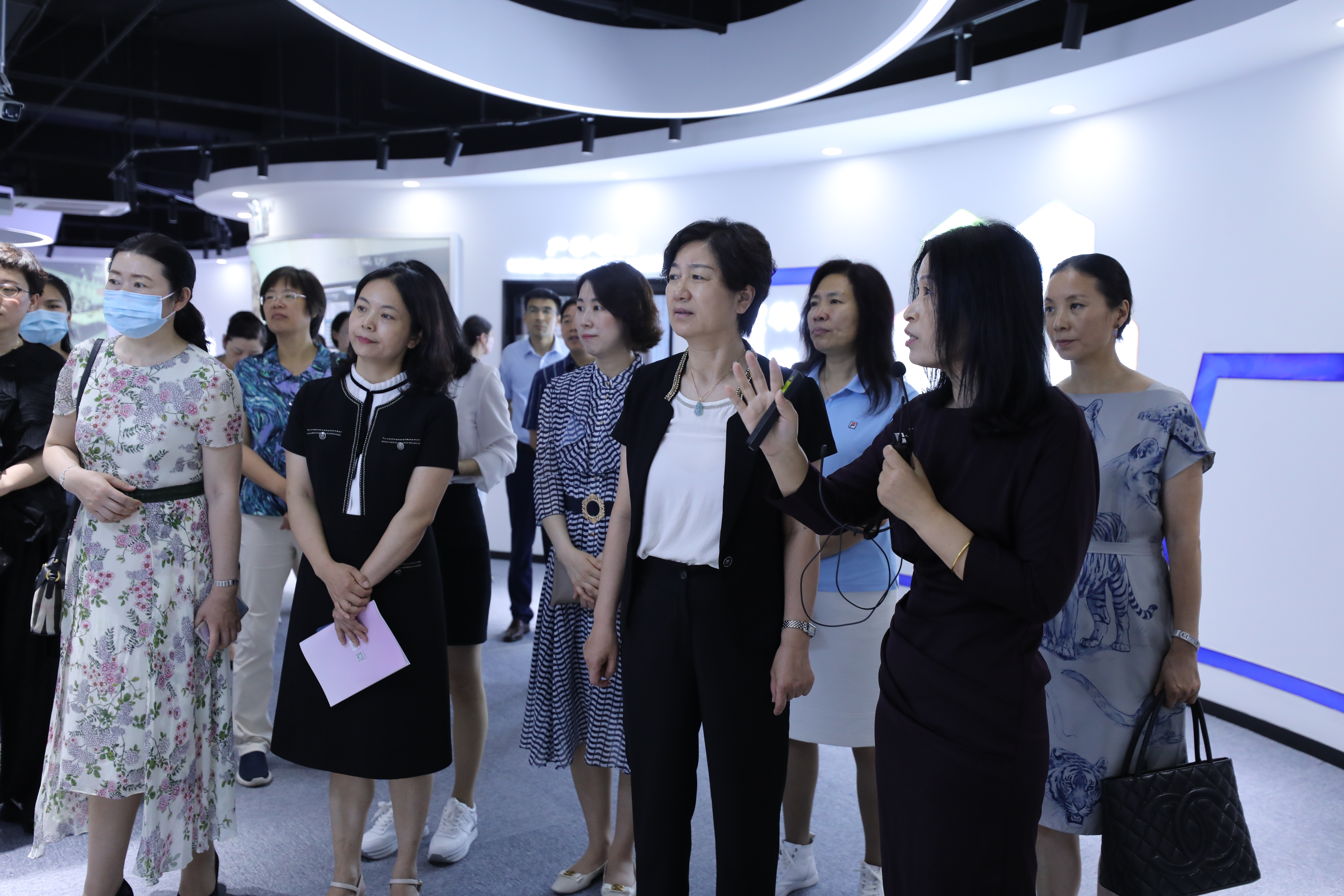 吉林省婦聯(lián)黨組書記、主席李曉英一行蒞臨健培科技考察調(diào)研