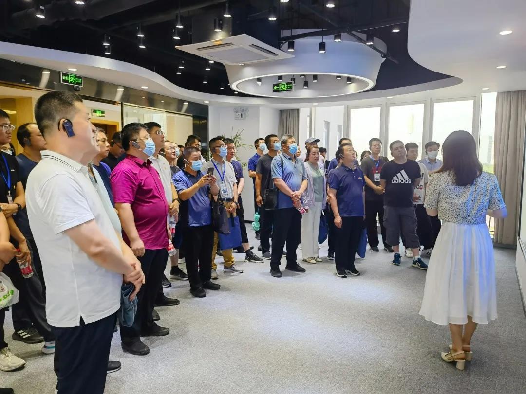 德州市深化放管服改革、優(yōu)化營商環(huán)境專題考察團一行蒞臨健培科技考察調(diào)研