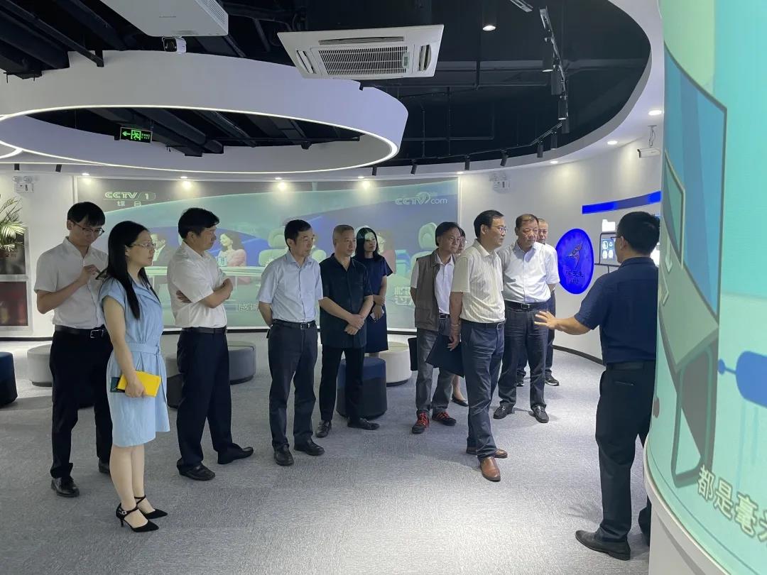 浙江省政協(xié)副主席陳鐵雄帶隊赴健培科技開展重點提案調(diào)研