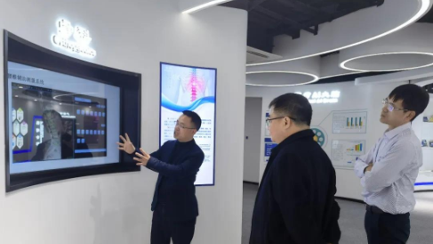 廣西產(chǎn)業(yè)技術(shù)研究院副院長杜文宏一行蒞臨健培科技、啄云智能考察調(diào)研