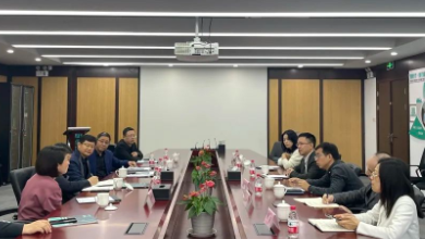 杭州師范大學(xué)原副校長(zhǎng)、移動(dòng)健康管理系統(tǒng)教育部工程研究中心主任楊磊一行蒞臨健培科技考察調(diào)研