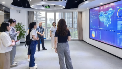 北京郵電大學考察團赴健培科技考察調研