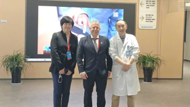 國(guó)際電聯(lián)標(biāo)準(zhǔn)化局戰(zhàn)略部部長(zhǎng)、AI for Good峰會(huì)總負(fù)責(zé)人Frederic Werner蒞臨烏鎮(zhèn)智能醫(yī)院考察調(diào)研